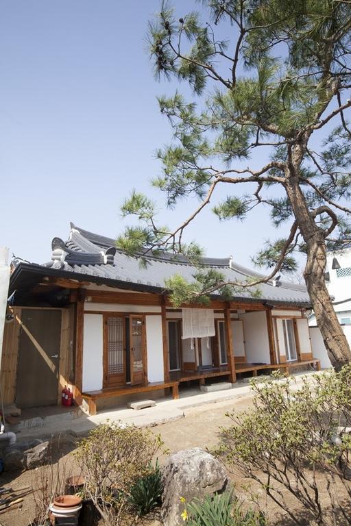 Ohnewwall Guesthouse Jeonju Eksteriør bilde